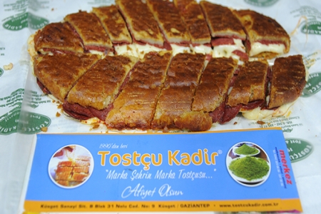 Bir Lezzet Duayeni Tostçu Kadir. 