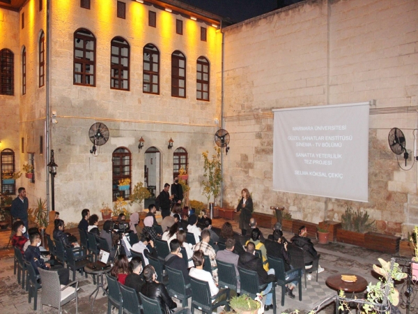 Cenani Konağında açık havada Sinema keyfi.