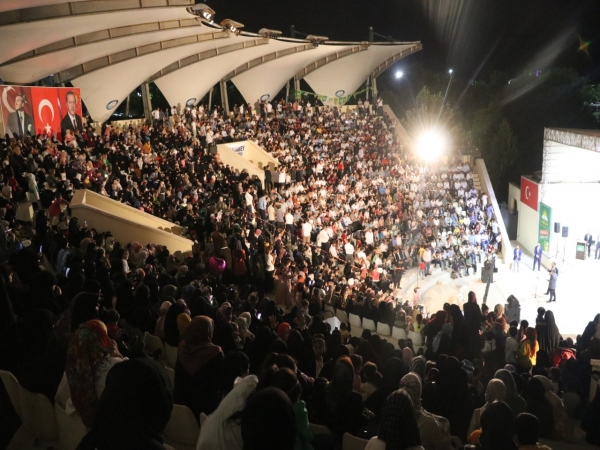 Hür Gençliğin Gaziantep’te düzenlediği konsere Halktan büyük ilgi.