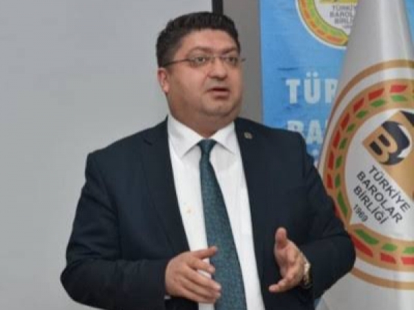 İskender Kahraman yeniden Baro Başkanlığına seçildi.