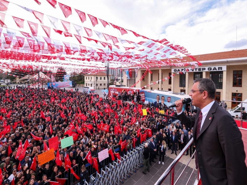 CHP Lideri Özgür Özel’e Gaziantep’te büyük ilgi